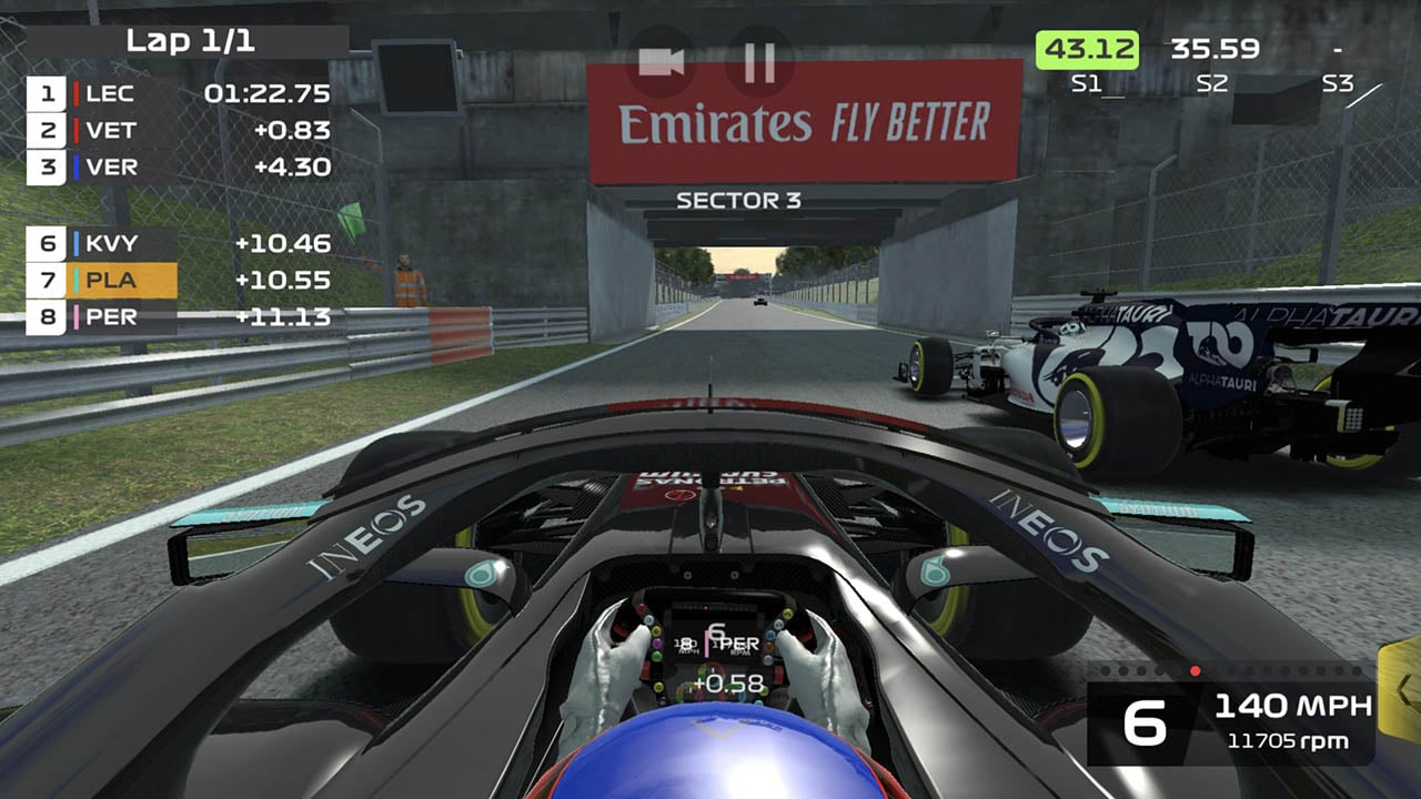 شاشة F1 Mobile Racing 0