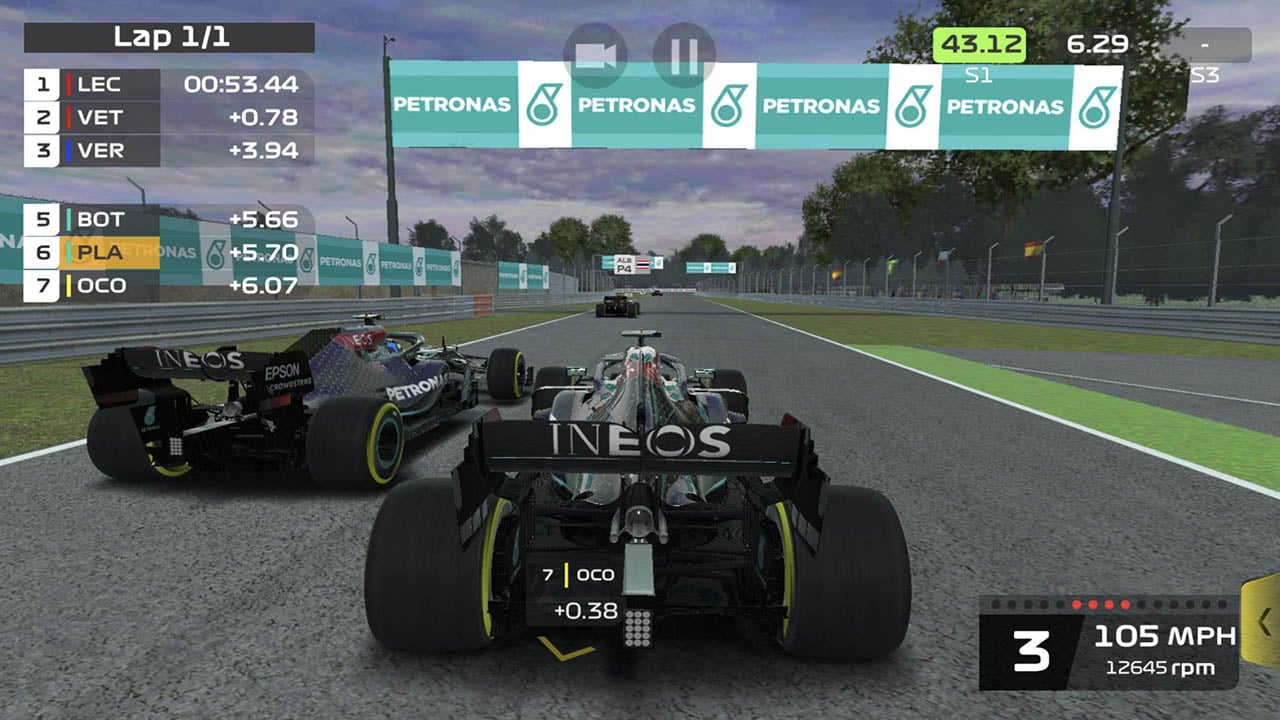 شاشة F1 Mobile Racing 1